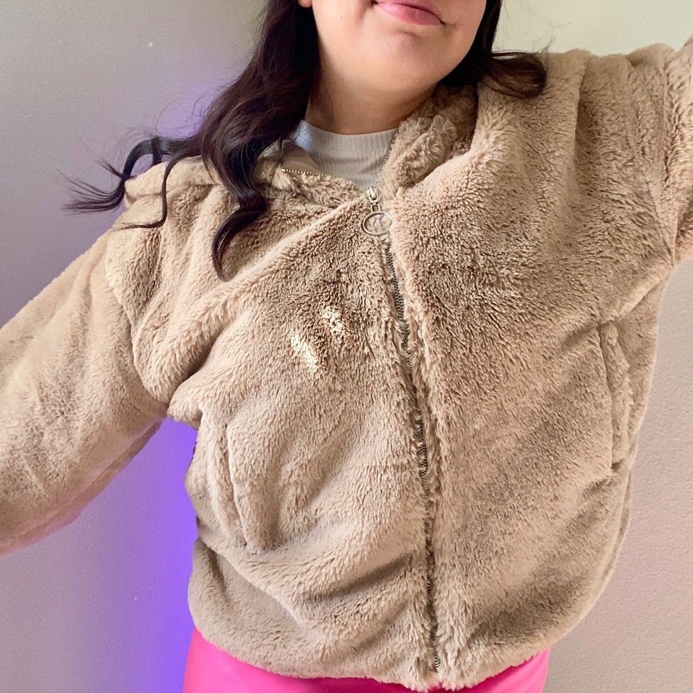 Fluffy jacket - Picture 3 of 3